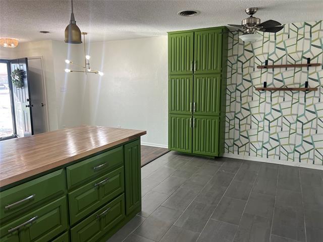 Foto del edificio - 7720 Gaston Ave