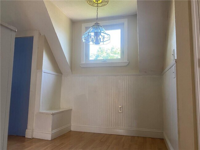Building Photo - 115 Blackamore Ave