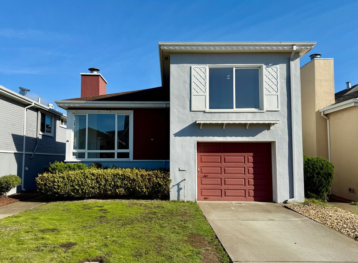 Primary Photo - Updated Home Near San Francisco in Desirab...