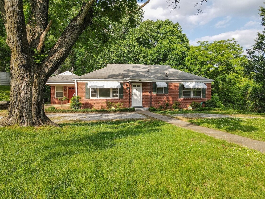 Primary Photo - **UPDATED 3-BEDROOM DUPLEX WITH ATTACHED G...