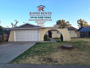 Building Photo - 1622 Sandalwood Dr