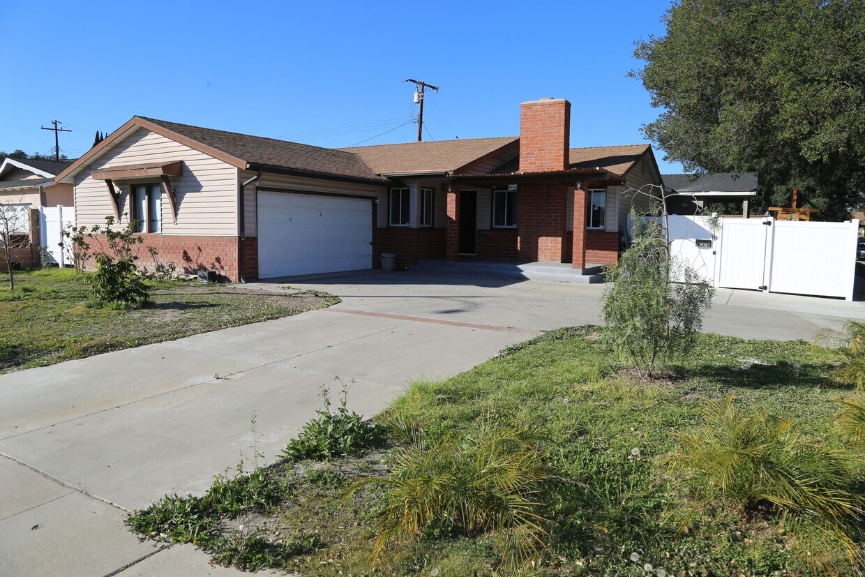 Primary Photo - Quiet Corner House in Anaheim