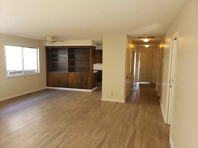 Building Photo - 1531-1533 Downing Avenue