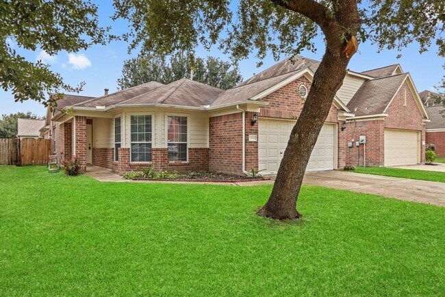 Foto del edificio - 15511 Fir Woods Ln