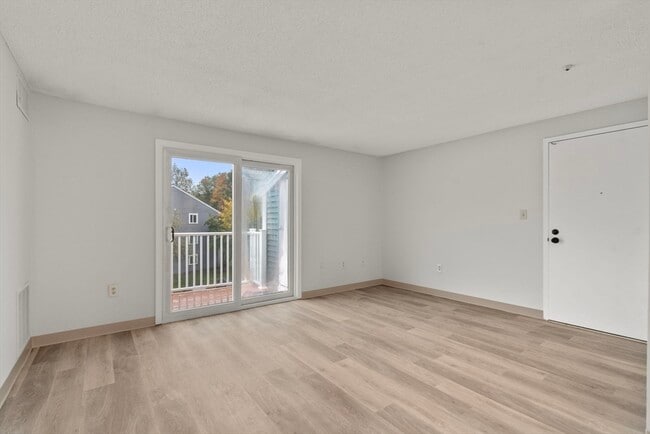 Foto del edificio - 11 Silver Hill Ln