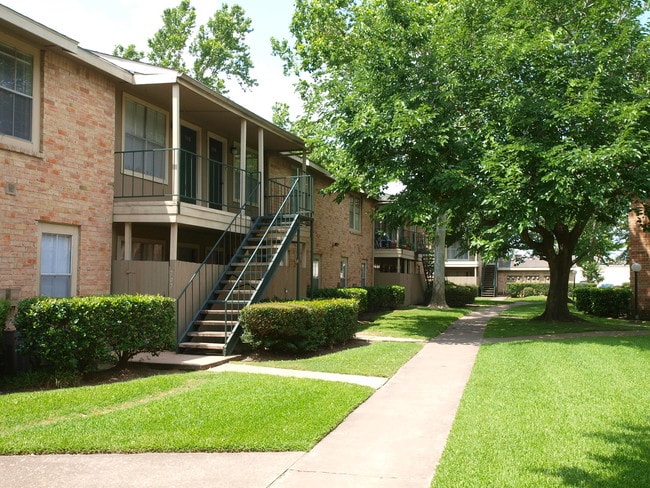 Building Photo - Arbors at Town Square