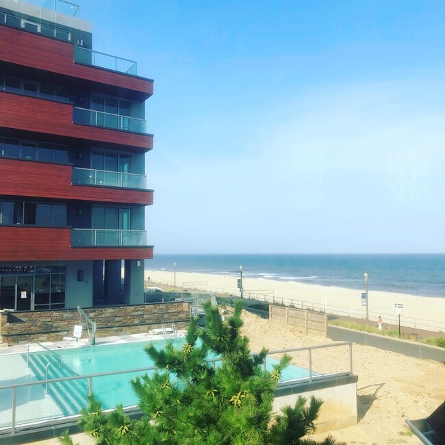 Building Photo - 295 Ocean Blvd