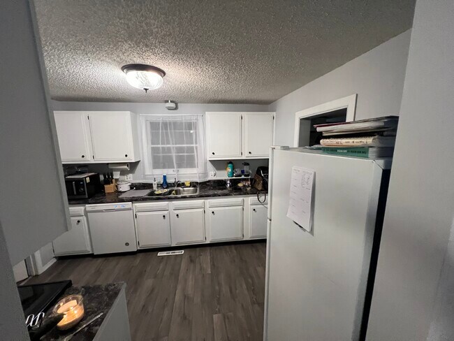 Foto del edificio - 714 Oak St