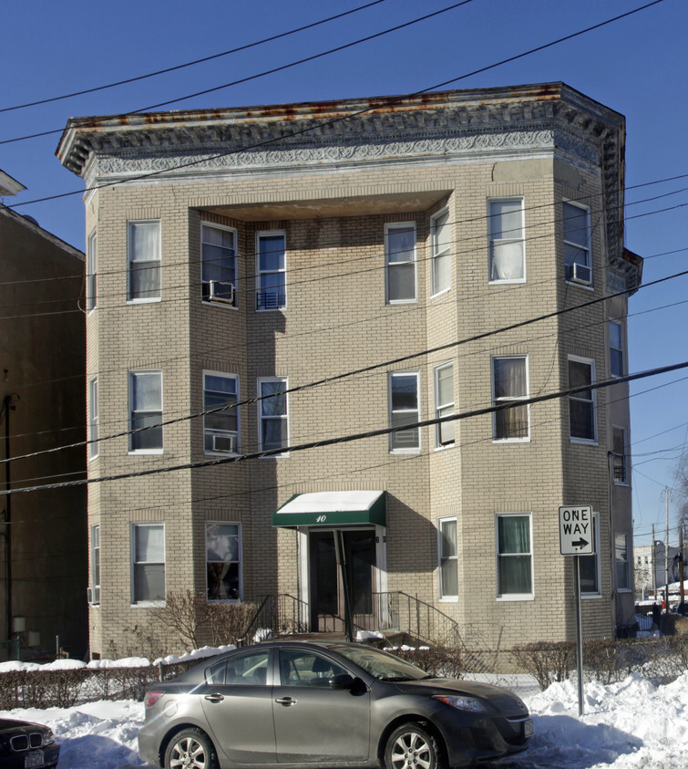 Primary Photo - 10 N 10th Ave
