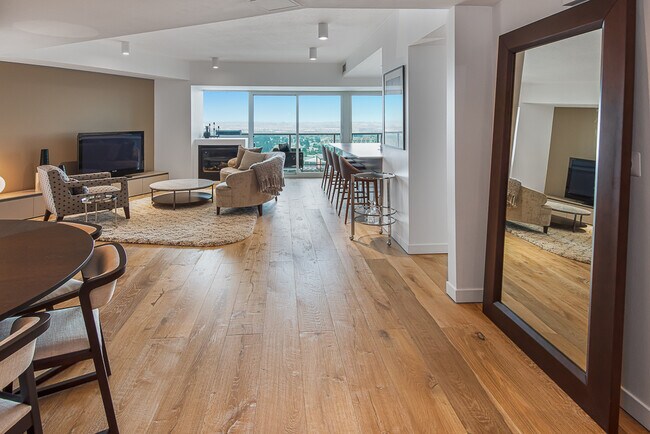 Building Photo - 13600 MARINA POINTE Dr