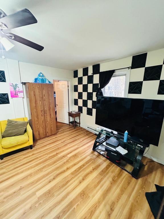 Foto del edificio - 26-28 Franklindale Ave