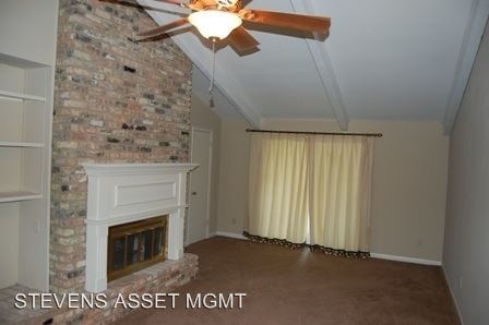 Building Photo - 400 Trinity Cir