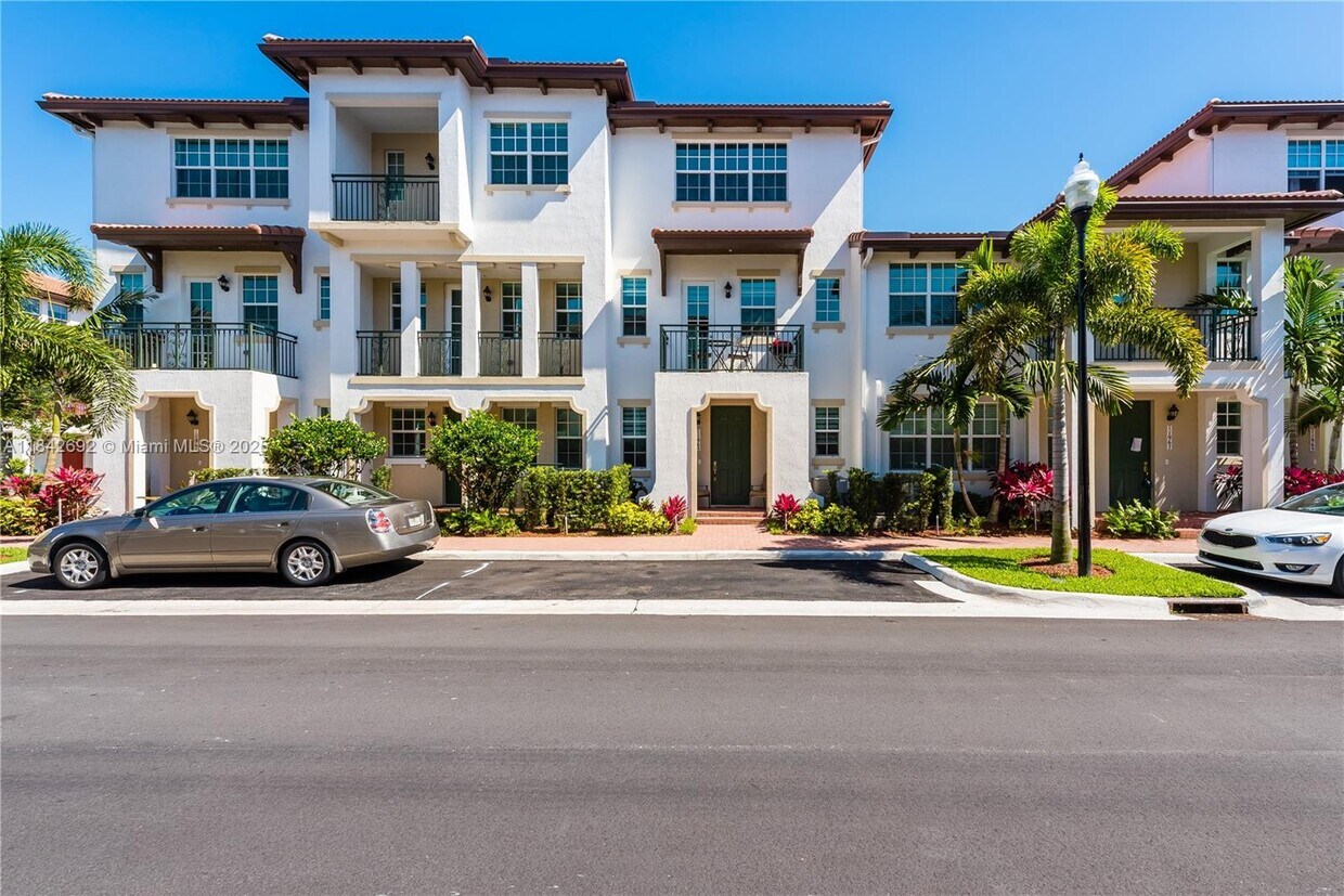 Foto principal - 11965 SW 28th Ct