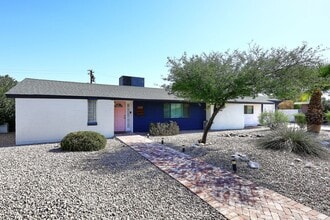 Building Photo - 3413 N 16th Dr
