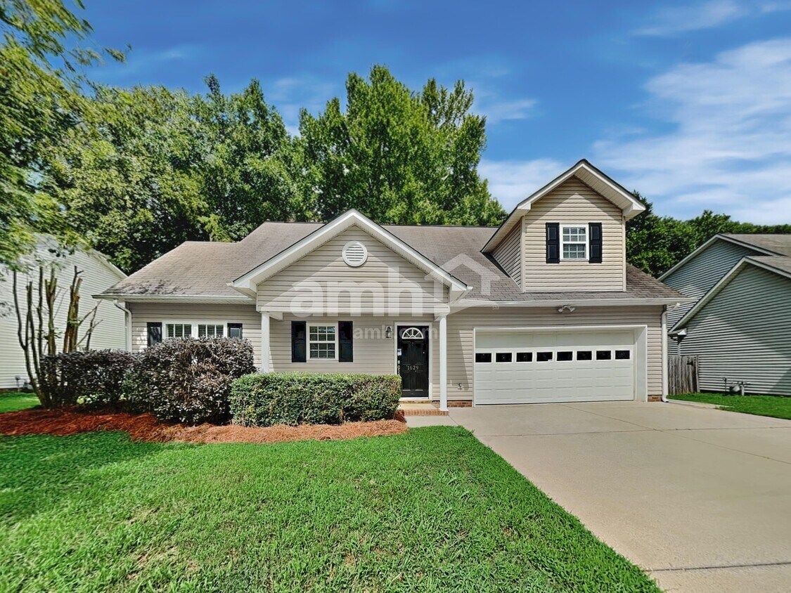 Foto principal - 1629 Hawkcrest Ln