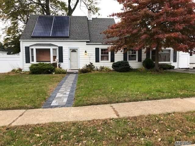 Primary Photo - 7 Baker Ln