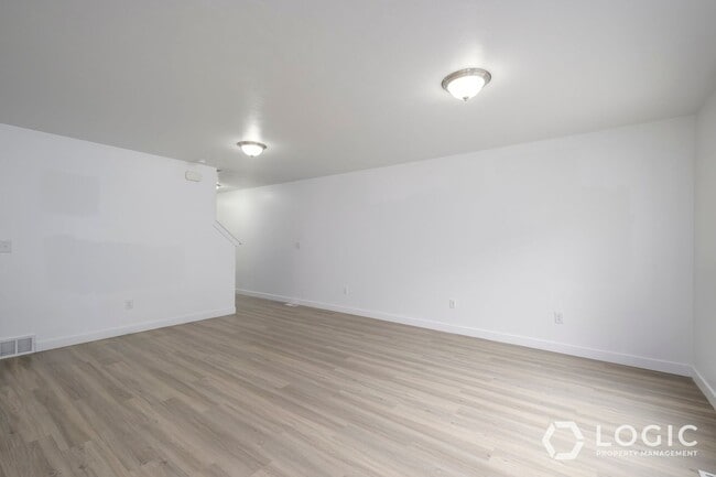 Photo - Spacious Townhome in Herriman!