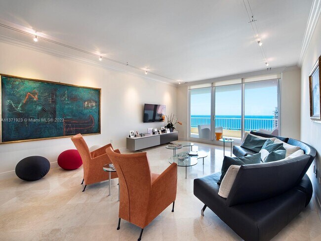 Foto del edificio - 781 Crandon Blvd