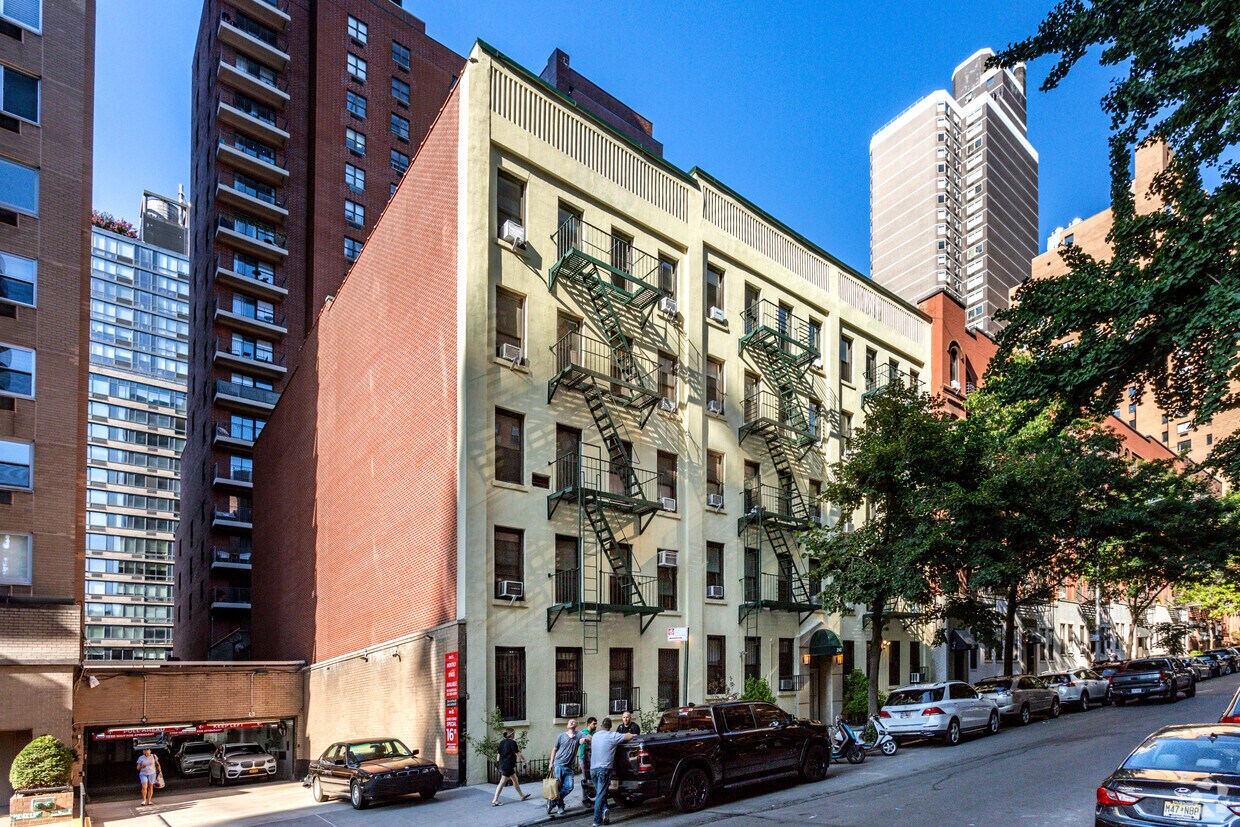 Primary Photo - 242 E 87th St
