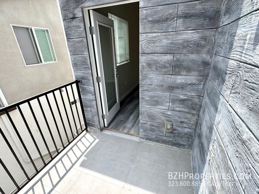 Foto del edificio - 1121 Browning Blvd
