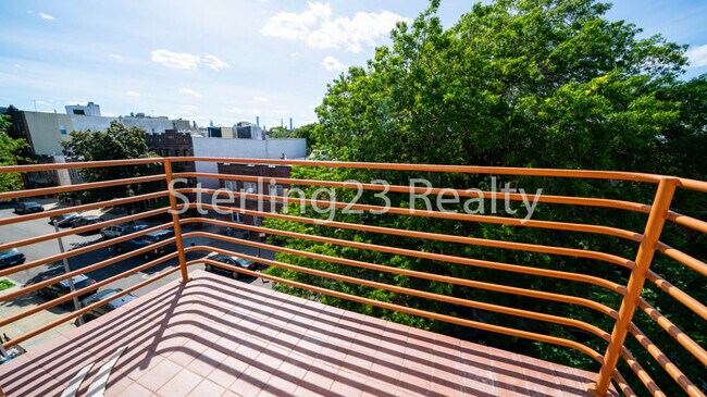 Building Photo - 2571 34th St