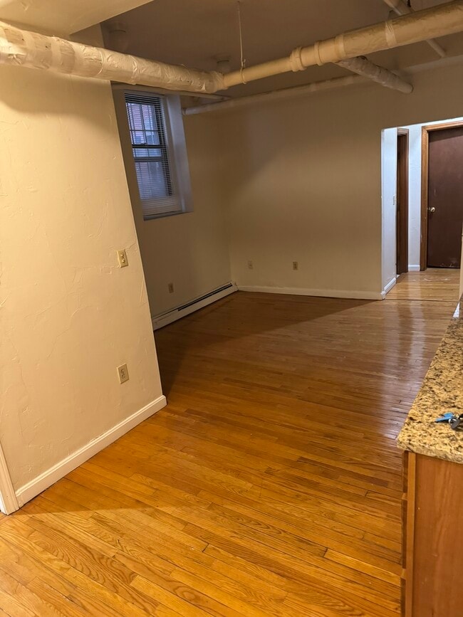 Photo - 115 St Stephen St Apartment