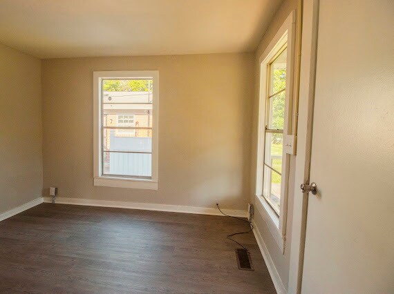 Foto del edificio - 3708 42nd Ave N