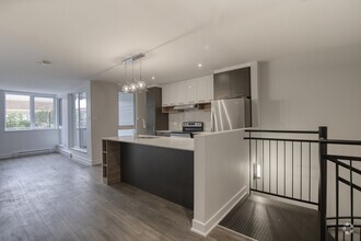 Building Photo - 9675 Av. Papineau