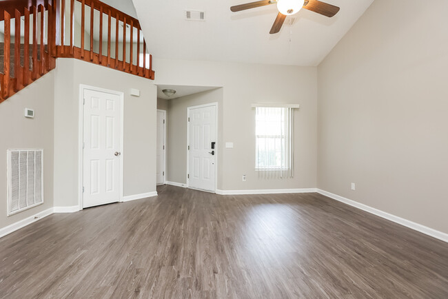 Building Photo - 2028 Candlewood Dr