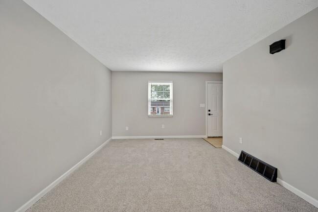 Building Photo - 1620 E Crittenden Ave