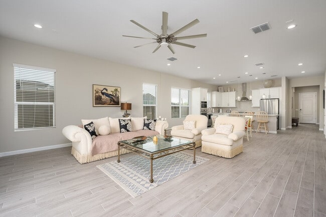 Building Photo - 5972 E Sinclair St