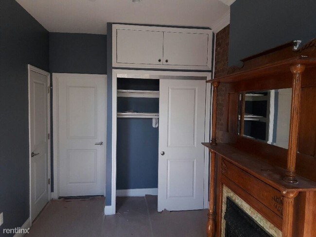 Foto del edificio - 910 Putnam Ave