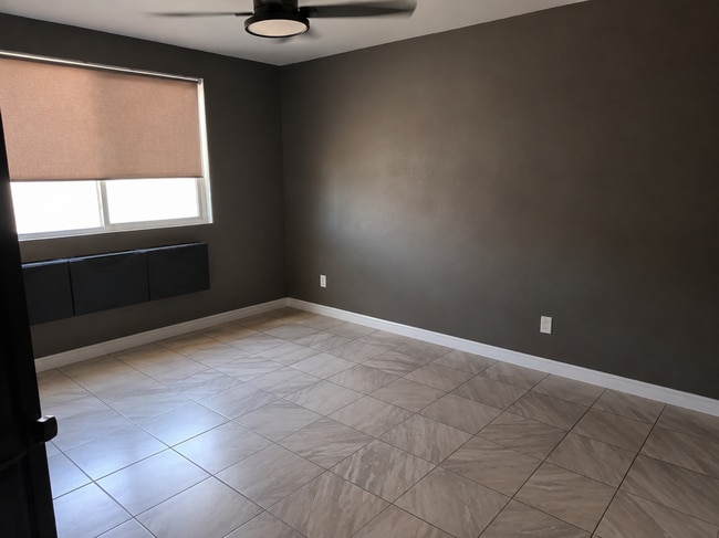 Building Photo - 52389 Las Palmas St