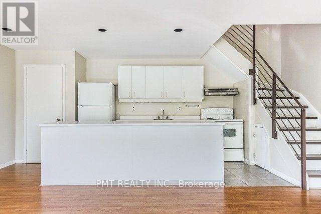 Building Photo - 2064 Queen St E