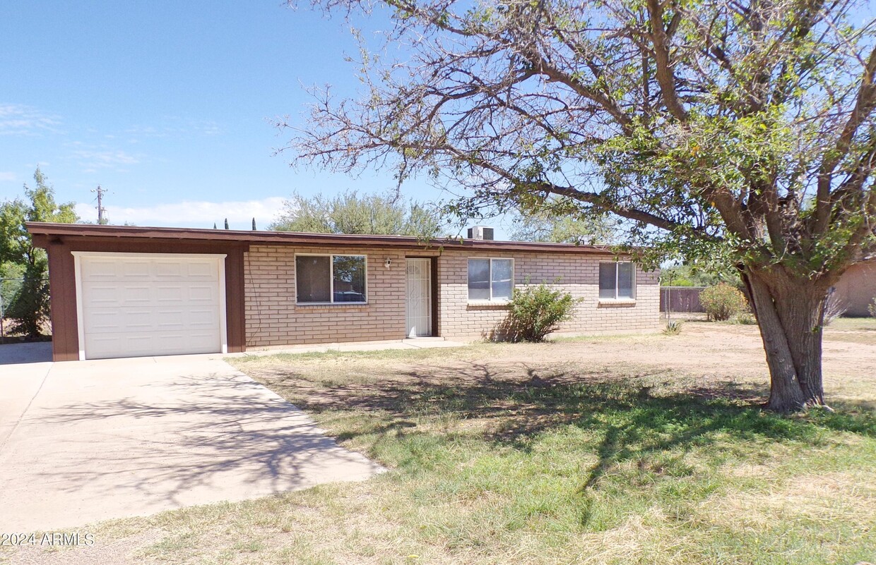Primary Photo - 129 E Cypress St