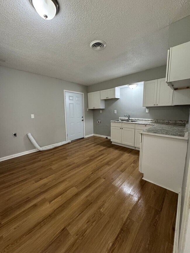 Foto del edificio - Comfortable 4 bedroom 2 bath home - Mt Pis...