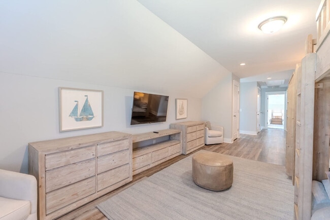 Building Photo - 52 Sandcastle Ct