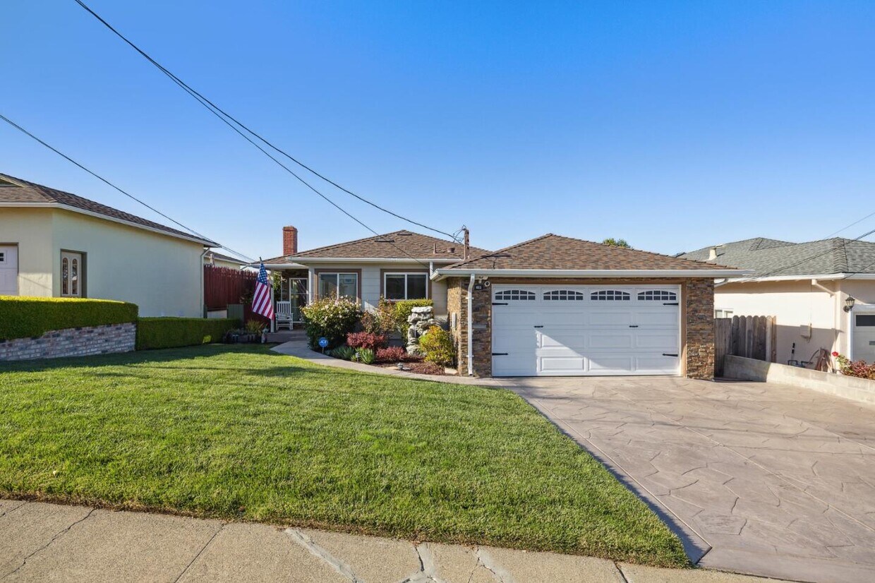 Primary Photo - 623 Santa Susana Ave
