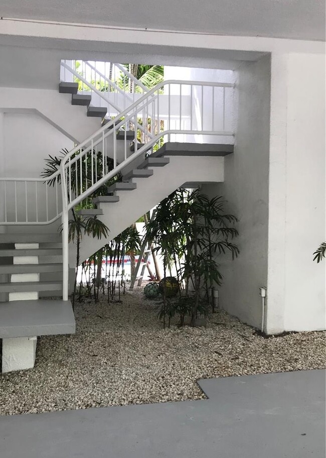 Foto del edificio - 241 Harbor Dr
