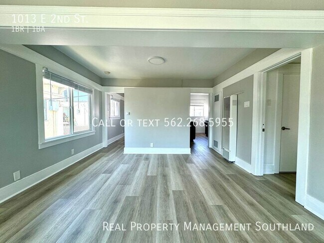 Building Photo - Beautifully Renovated 1 Bed / 1 Bath Apart...