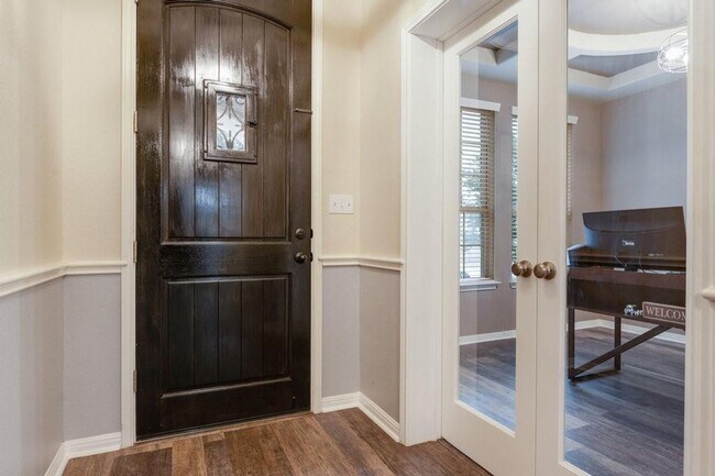 Building Photo - 2915 Bluffstone Dr