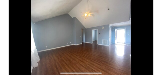 Foto del edificio - 931 Hidden Loop Dr