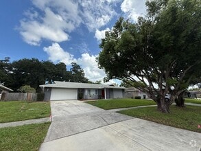 Building Photo - 611 Green Briar Blvd