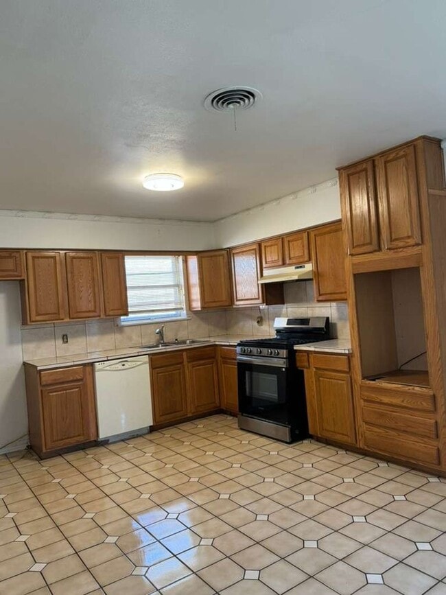 Foto del edificio - 556 Blueberry Blvd