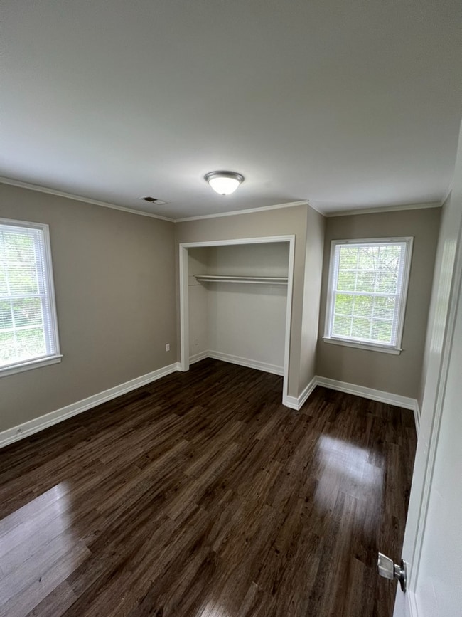 Building Photo - Move in Special! 1/2 off First Month's Ren...