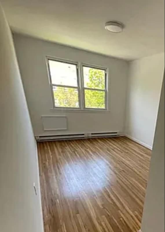 Foto del edificio - 30 Archer Ave