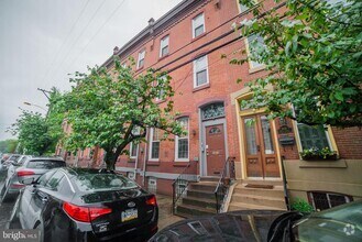Building Photo - 2424 Poplar St