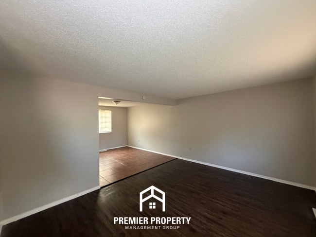 Foto del edificio - 7057 Catalpa Hill Cove