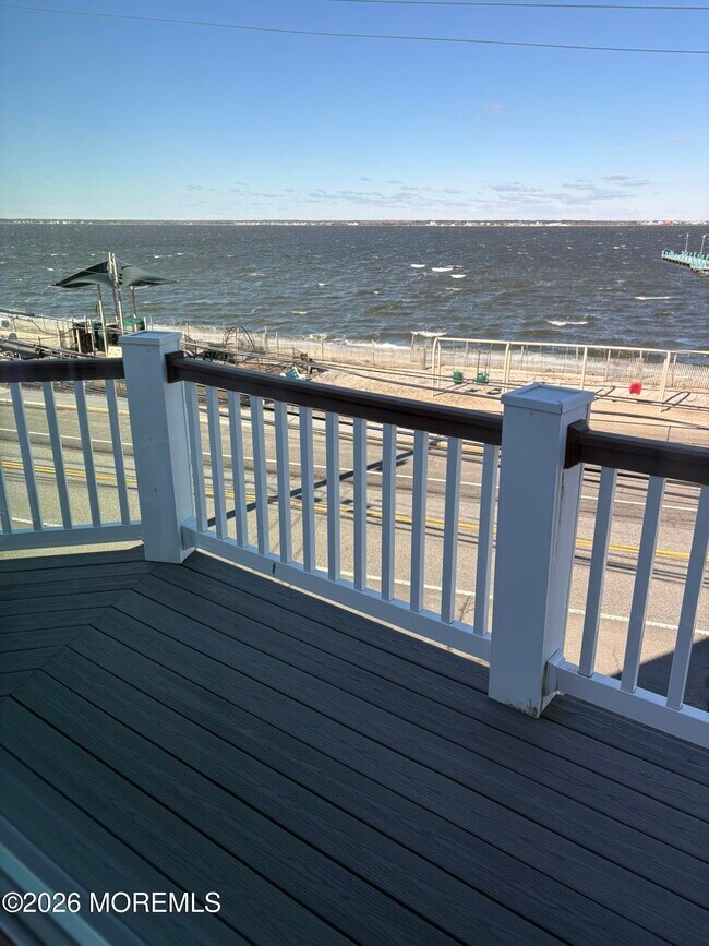 Foto del edificio - 506 S Bayview Ave