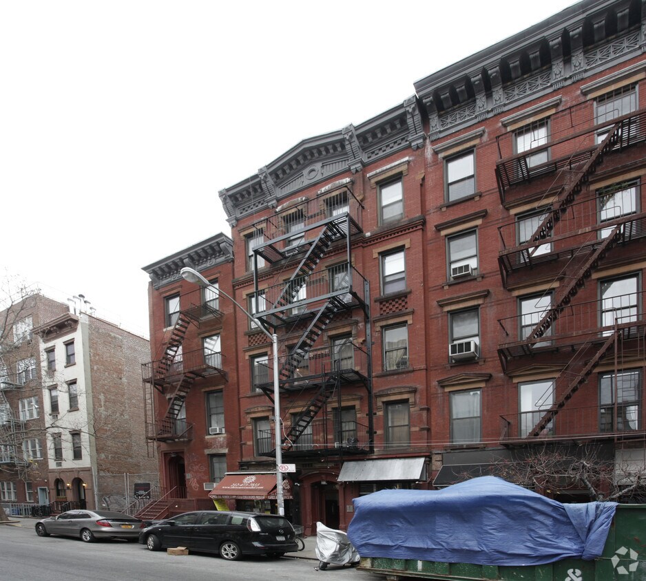 Primary Photo - 331 E 9th St